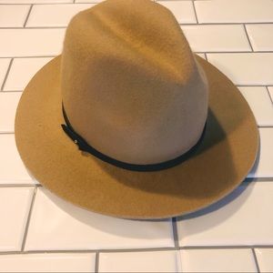 NWOT! Banana Republic Andrea Felt Hat